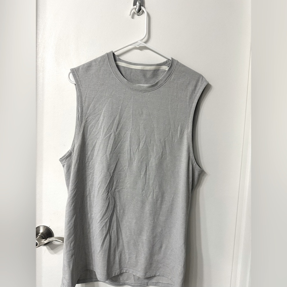 Men’s Lululemon athletics  sleeveless Drifit activewear size Large
